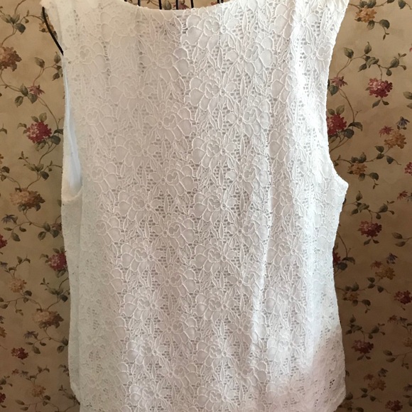 Lace Overlay Shell - Picture 4 of 8